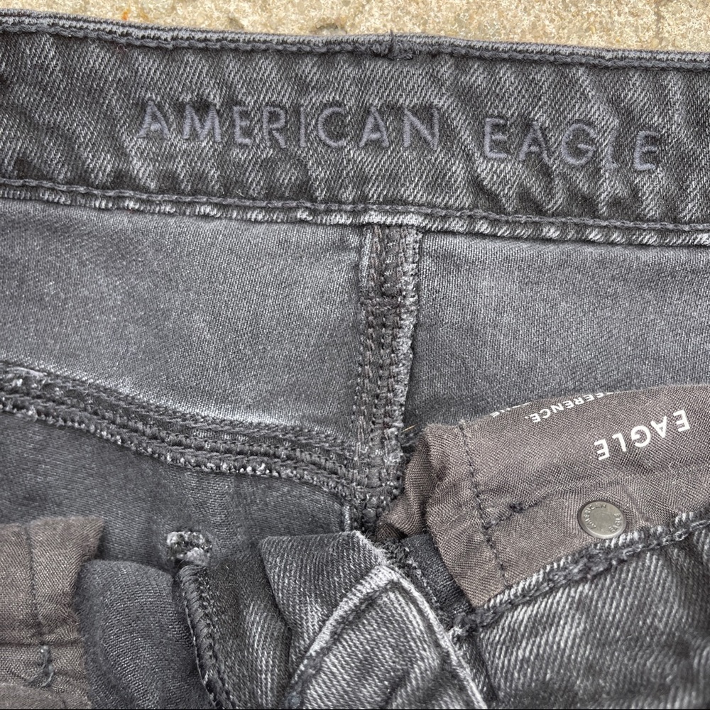 American Eagle Highest Rise Mom Jeans Black Distressed Womens 4 Extra Short 4XS - Picture 7 of 10